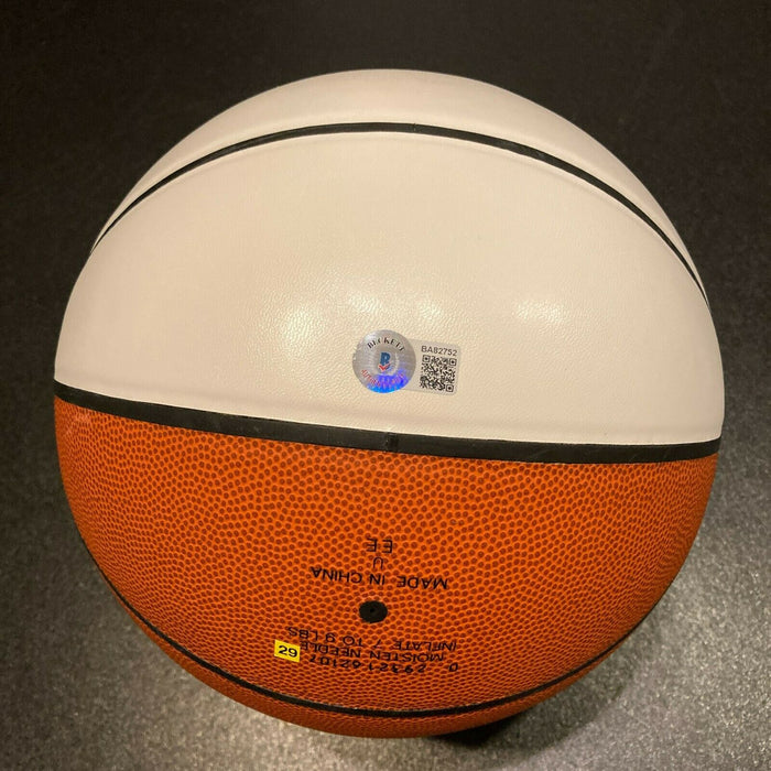 Scottie Pippen Signed Spalding Basketball With Beckett COA Chicago Bulls