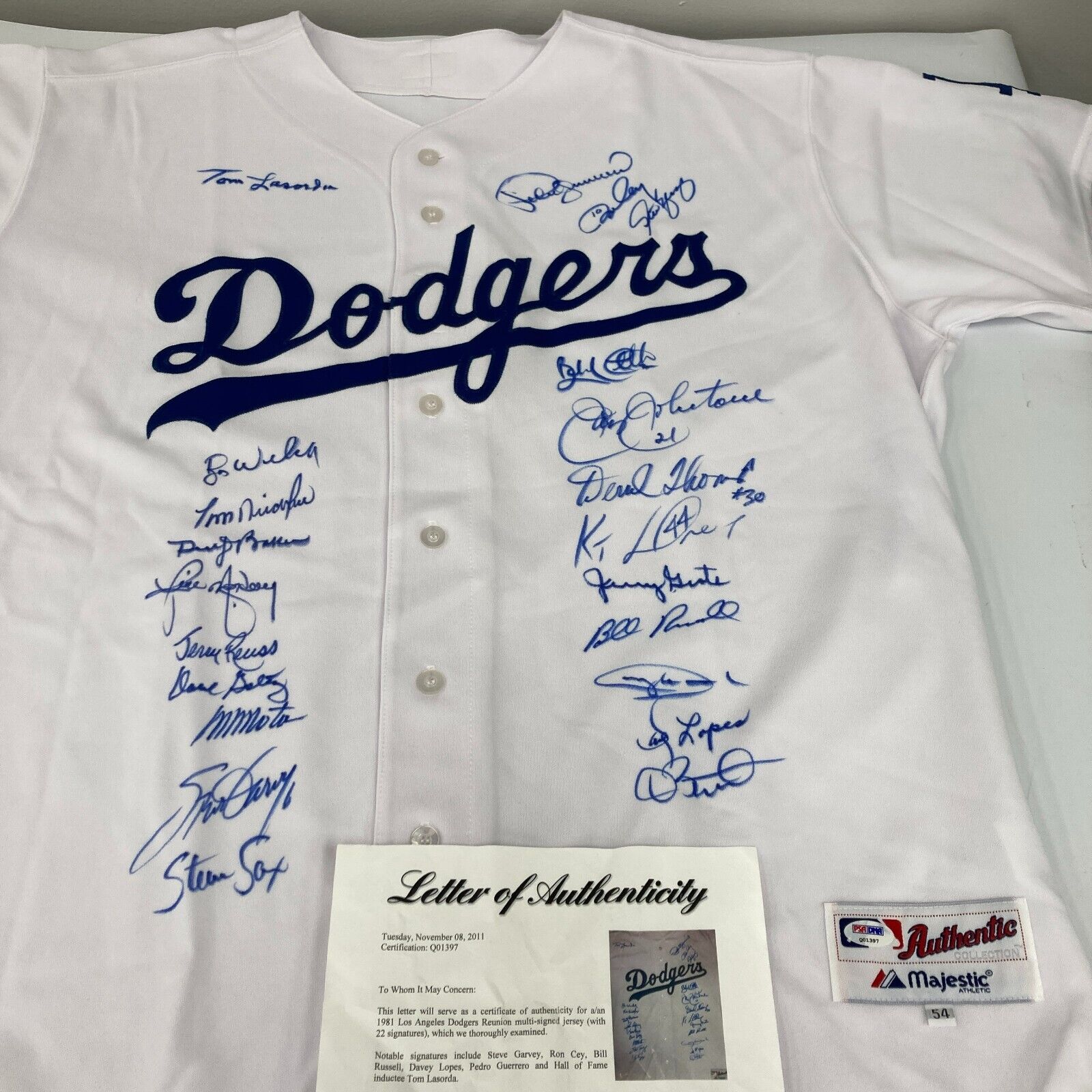 1981 Los Angeles Dodgers World Series Champs Team Signed Jersey