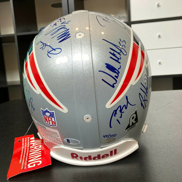 2004 New England Patriots Super Bowl Champs Team Signed Helmet Tom Brady  Steiner