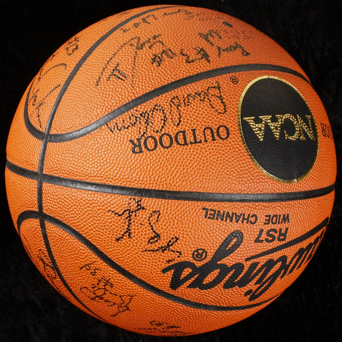 Tim Duncan Pre Rookie 1994-95 Wake Forest Team Signed Basketball Beckett COA