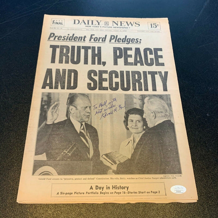 President Gerald Ford Signed Original 1974 Daily News Newspaper With JSA COA