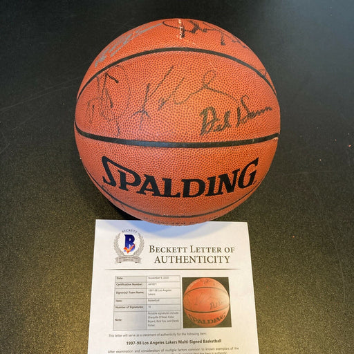 Kobe Bryant Shaq 1997-1998 Los Angeles Lakers Team Signed Basketball Beckett COA
