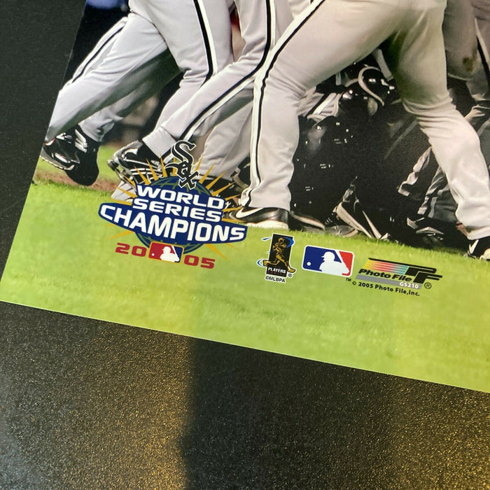 2005 Chicago White Sox World Series Champs Team Signed 16x20 Photo With JSA COA