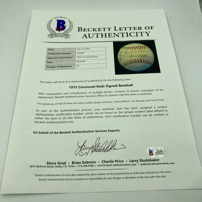 1975 Cincinnati Reds World Series Champs Team Signed Baseball Beckett COA