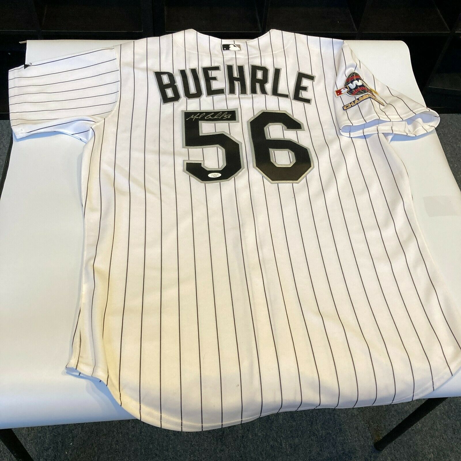 Mark Buehrle Signed Jersey. Brand new Majestic Chicago White Sox, Lot  #12307