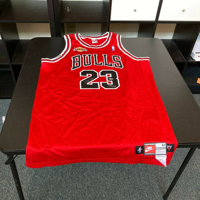Upper Deck Michael Jordan Teal Chicago Bulls Autographed Mitchell