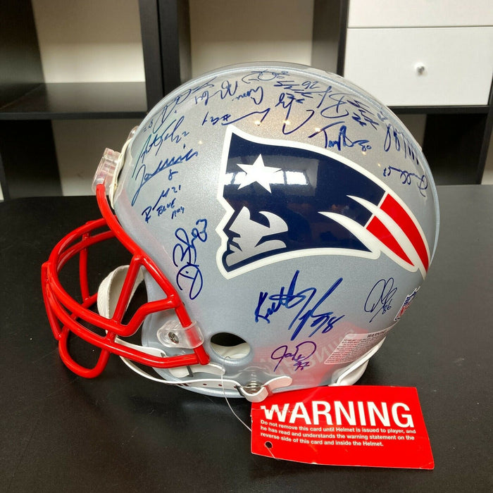 2004 New England Patriots Super Bowl Champs Team Signed Helmet Tom Brady Beckett