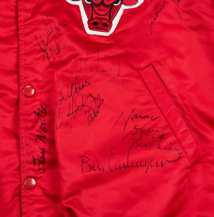Michael Jordan Scottie Pippen Chicago Bulls 1992 Team Signed Warm Up Jacket JSA