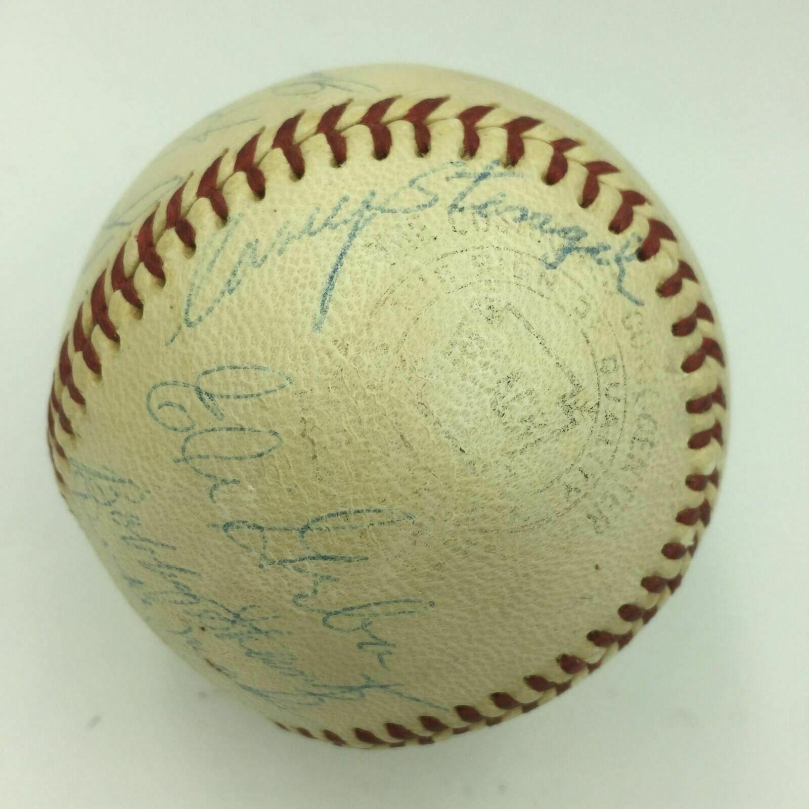 Lot - SIGNED 1964 New York Yankees Team Baseball (Mickey Mantle, Roger  Maris Yogi Berra, Ed Whitey Ford, Etc..)