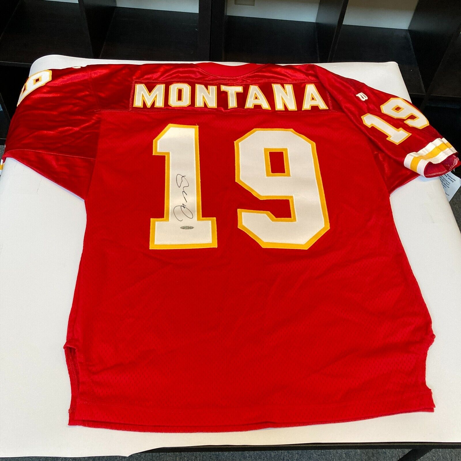 Lot Detail - Joe Montana Signed Kansas City Chiefs Jersey (BAS)