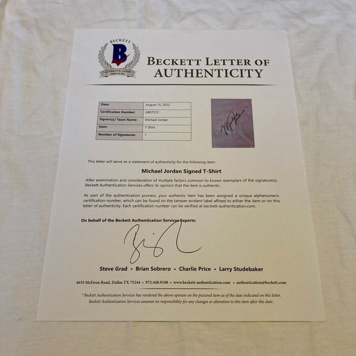 Michael Jordan Signed 1988 Slam Dunk Contest Nike T-shirt Beckett COA