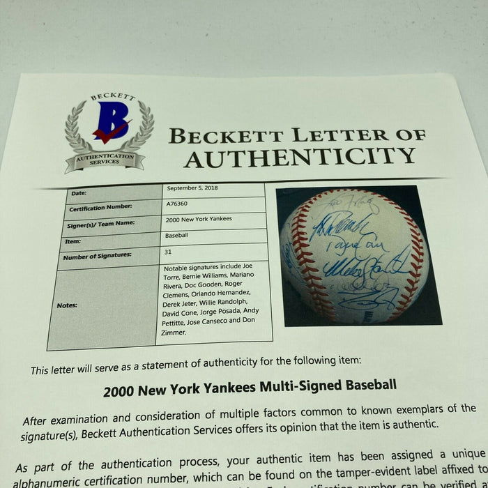 2000 New York Yankees Team Signed Baseball Derek Jeter Mariano Rivera Beckett