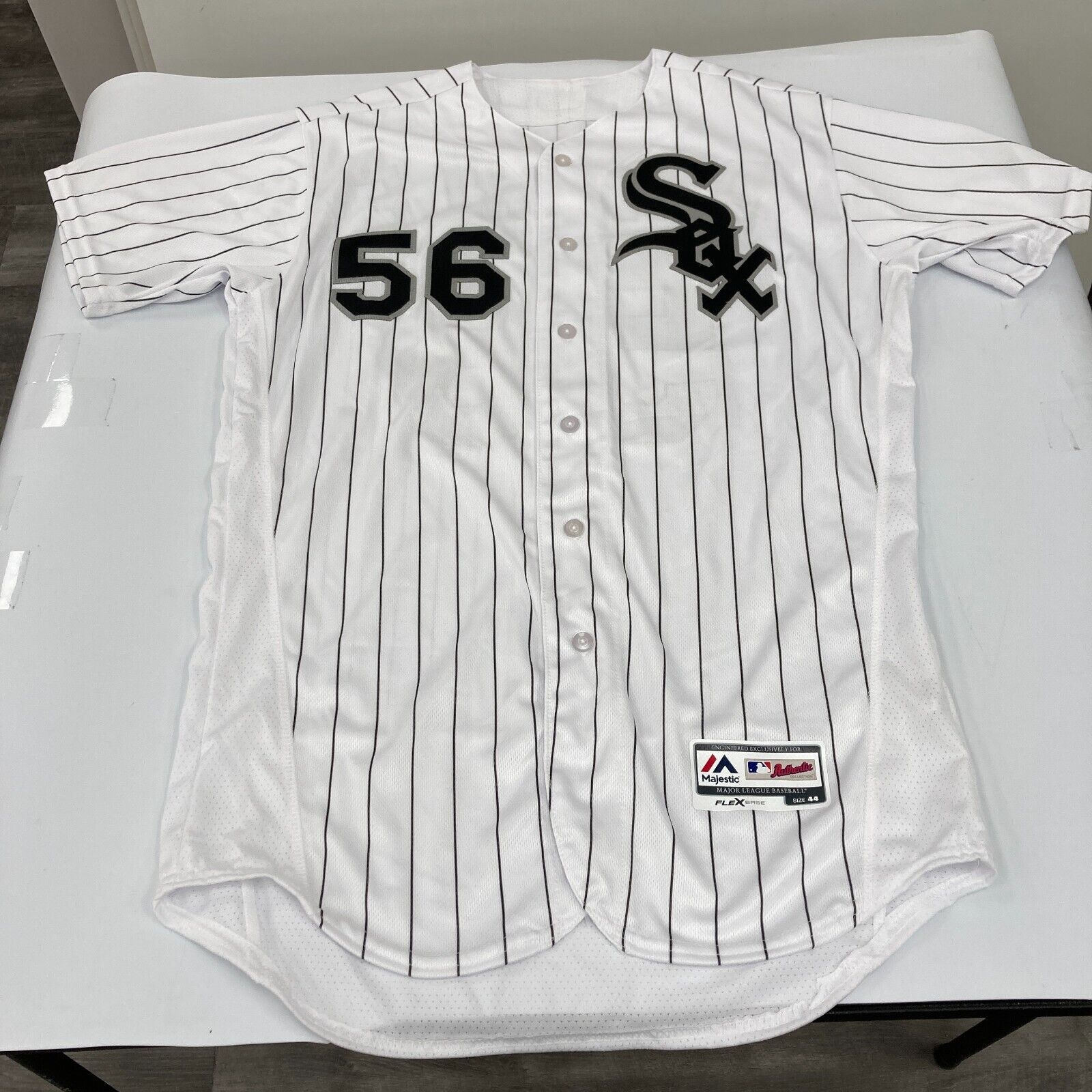 Mark Buehrle Signed Jersey. Brand new Majestic Chicago White Sox, Lot  #12307