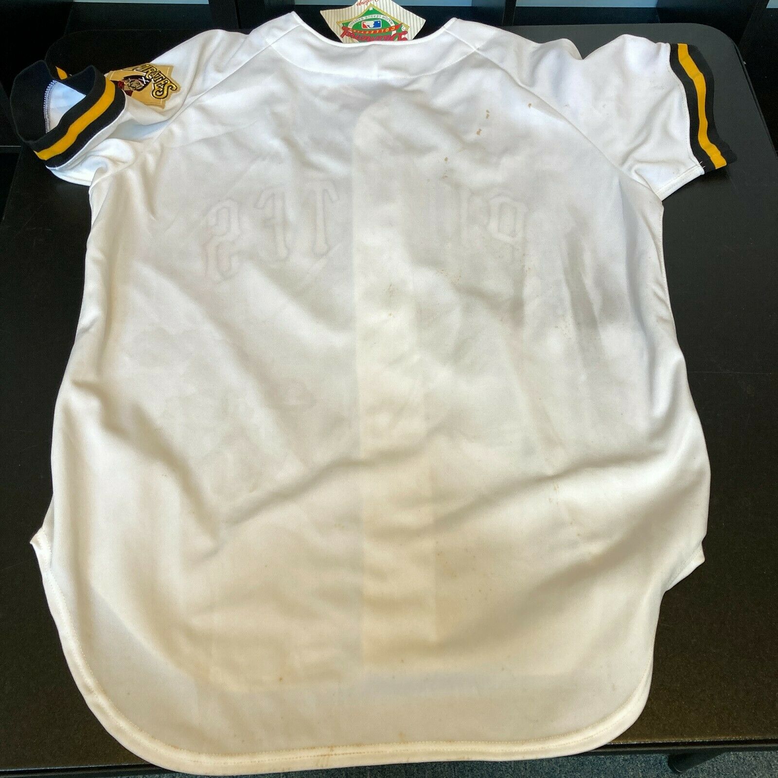 Lot Detail - 1991 Barry Bonds Game Used & Signed Pittsburgh Pirates Road  Jersey (Bonds COA)