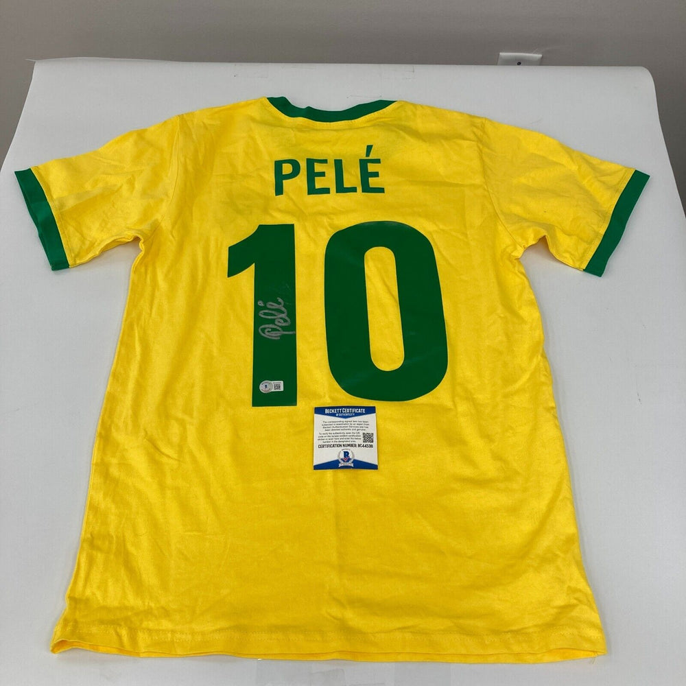 Pele Signed Autographed Brazil Soccer Jersey Beckett COA #BC44538