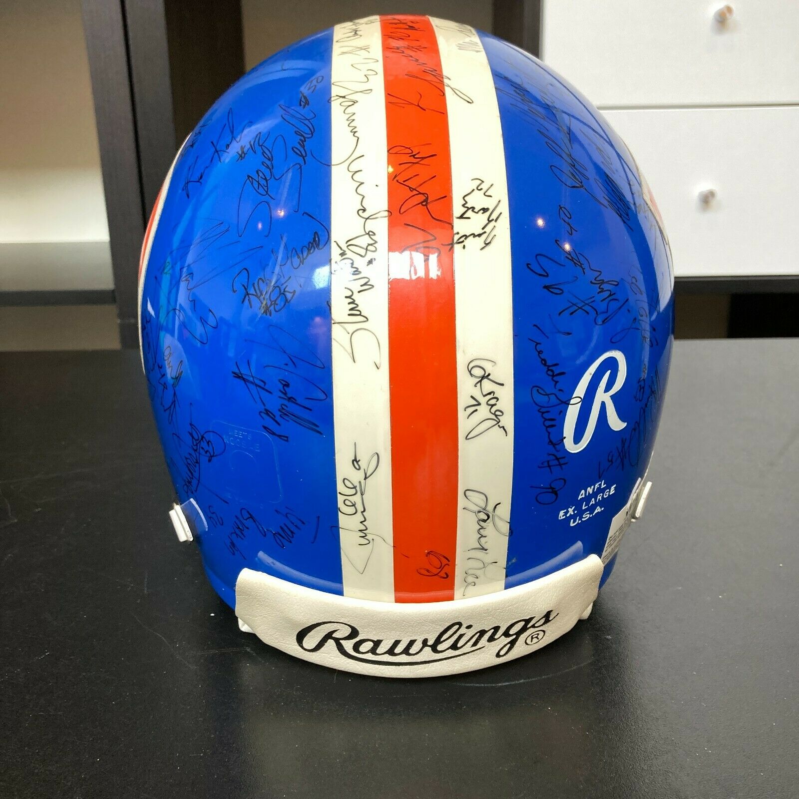 Lot Detail - 1997 JOHN ELWAY DENVER BRONCOS GAME WORN HELMET FROM HIS FIRST  SUPER BOWL WINNING SEASON (NEWPORT SPORTS MUSEUM)