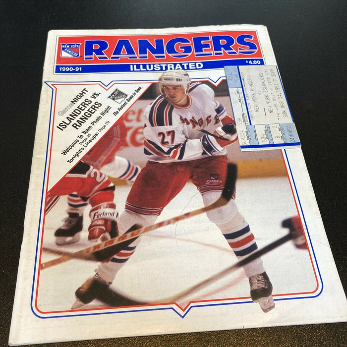 1990-91 New York Rangers Team Signed Autographed Hockey Program Brian Leetch