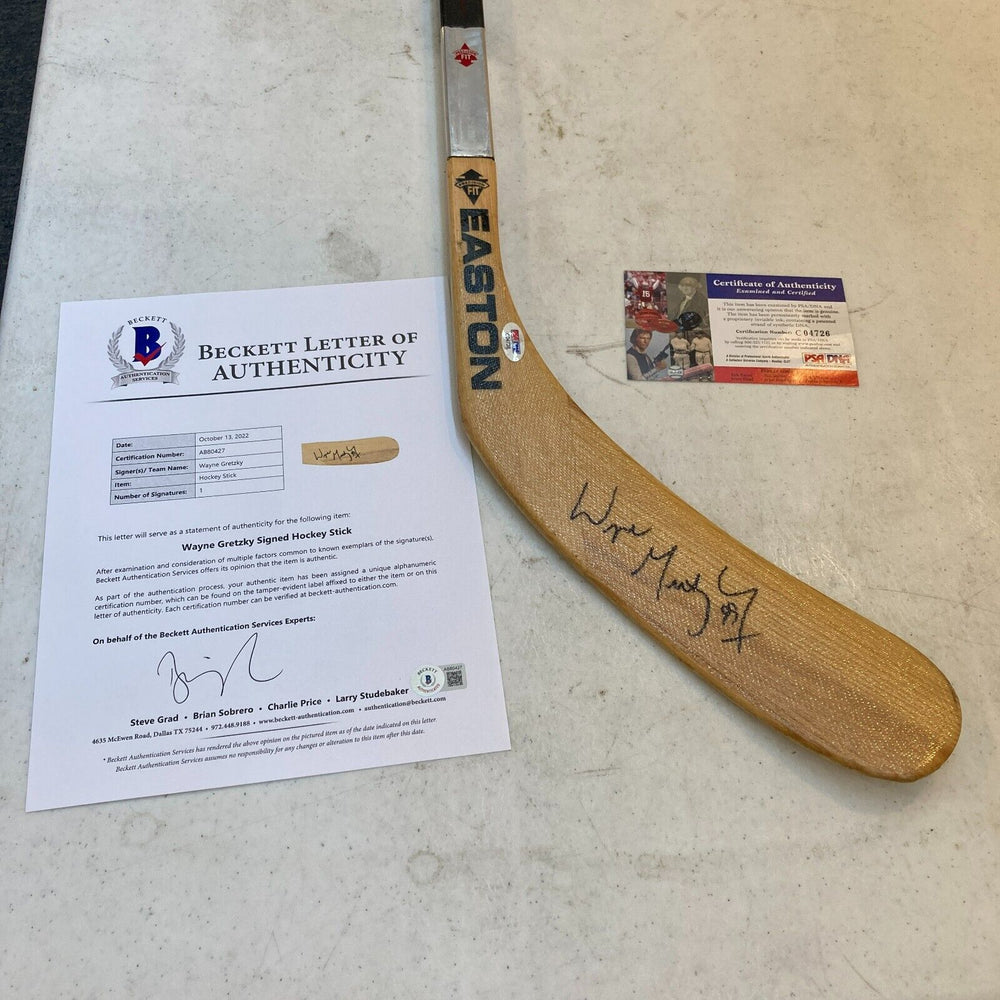 Wayne Gretzky Signed Easton Hockey Stick (Beckett LOA)