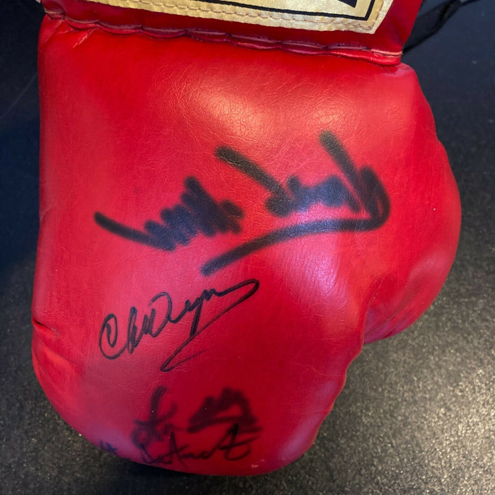 Vito Antuofermo, Chuck Wepner, Mills Lane Signed Boxing Glove JSA COA Rocky