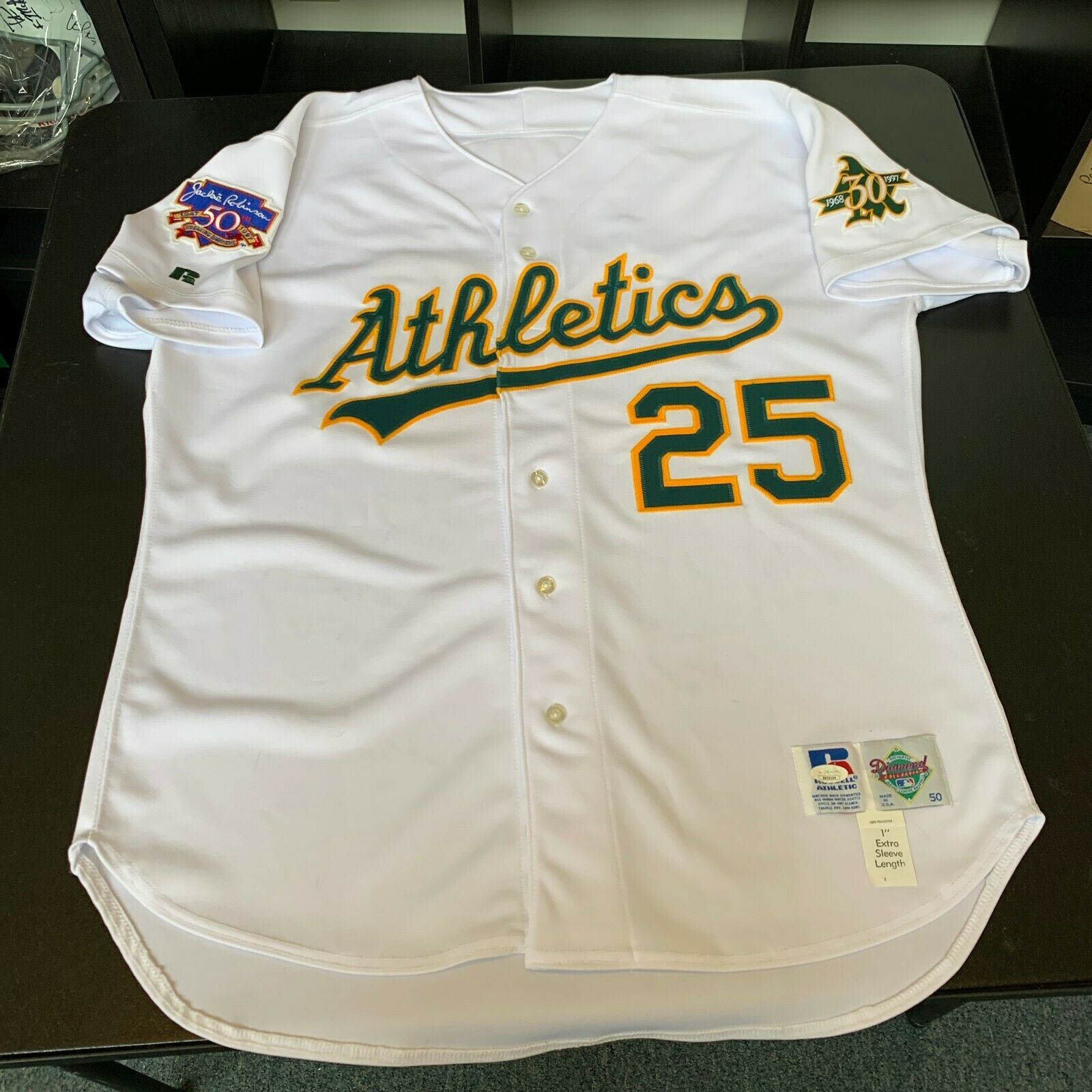 Mark Mcgwire 1997 Oakland A's Team Signed Game Used Jersey 30 Sigs