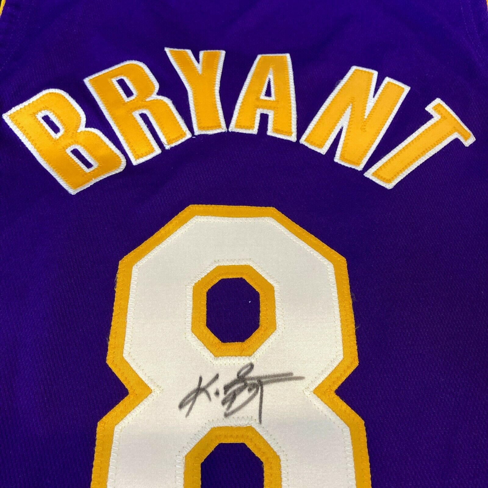 Kobe Bryant Signed Game Used 2006-07 Los Angeles Lakers Jersey Beckett COA  RGU 9