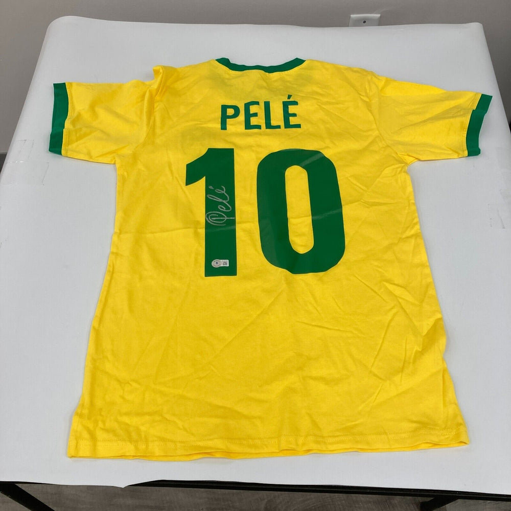 Pele Signed Autographed Brazil Soccer Jersey Beckett Sticker #BC44389