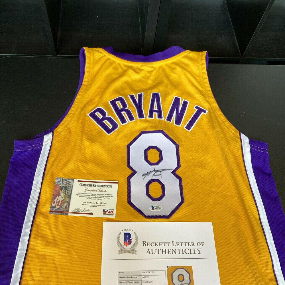 Kobe Bryant Signed 1999-00 Los Angeles Lakers Game Issued Finals Jersey PSA DNA