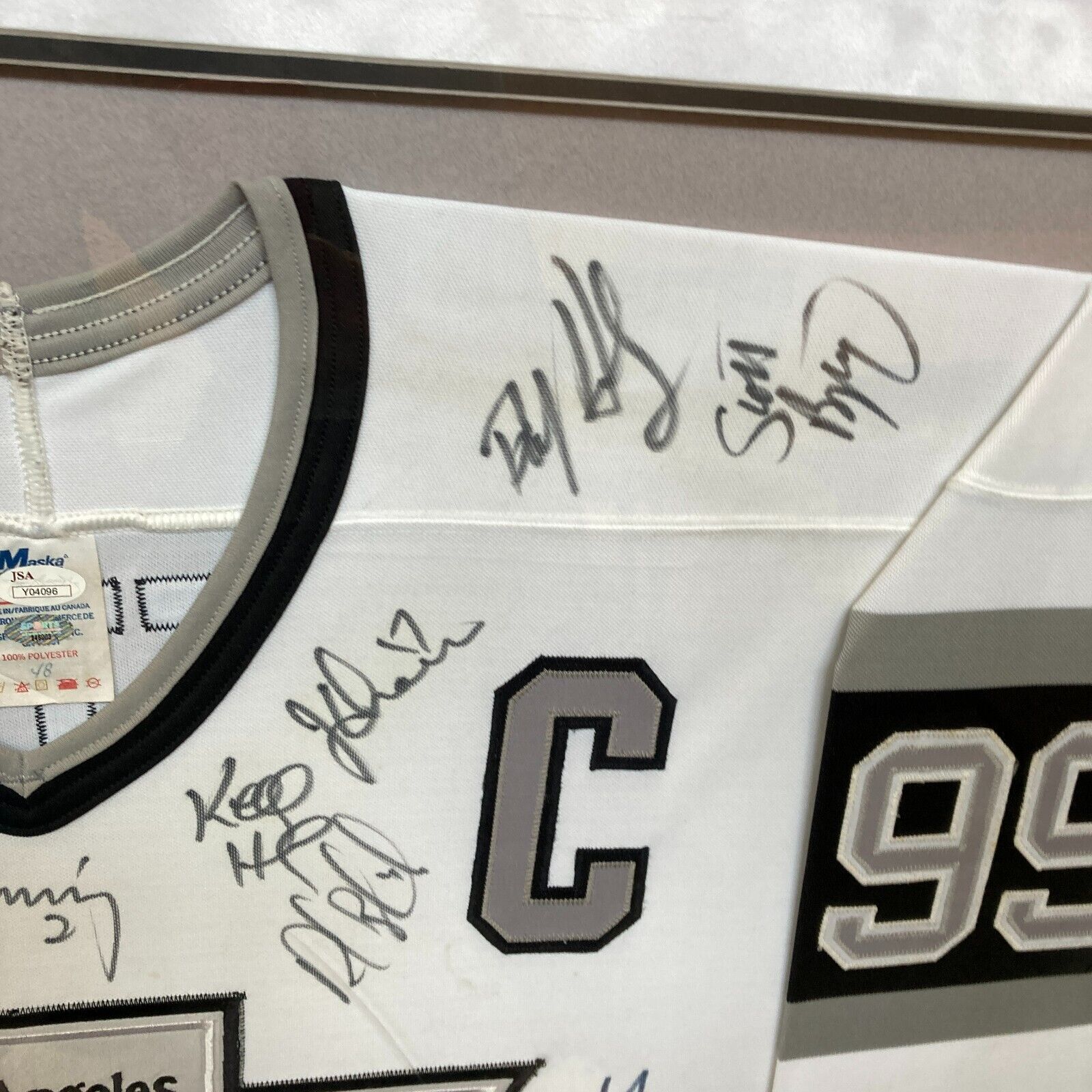 Lot Detail - Wayne Gretzky Signed and Framed Los Angeles Kings Jersey (JSA)