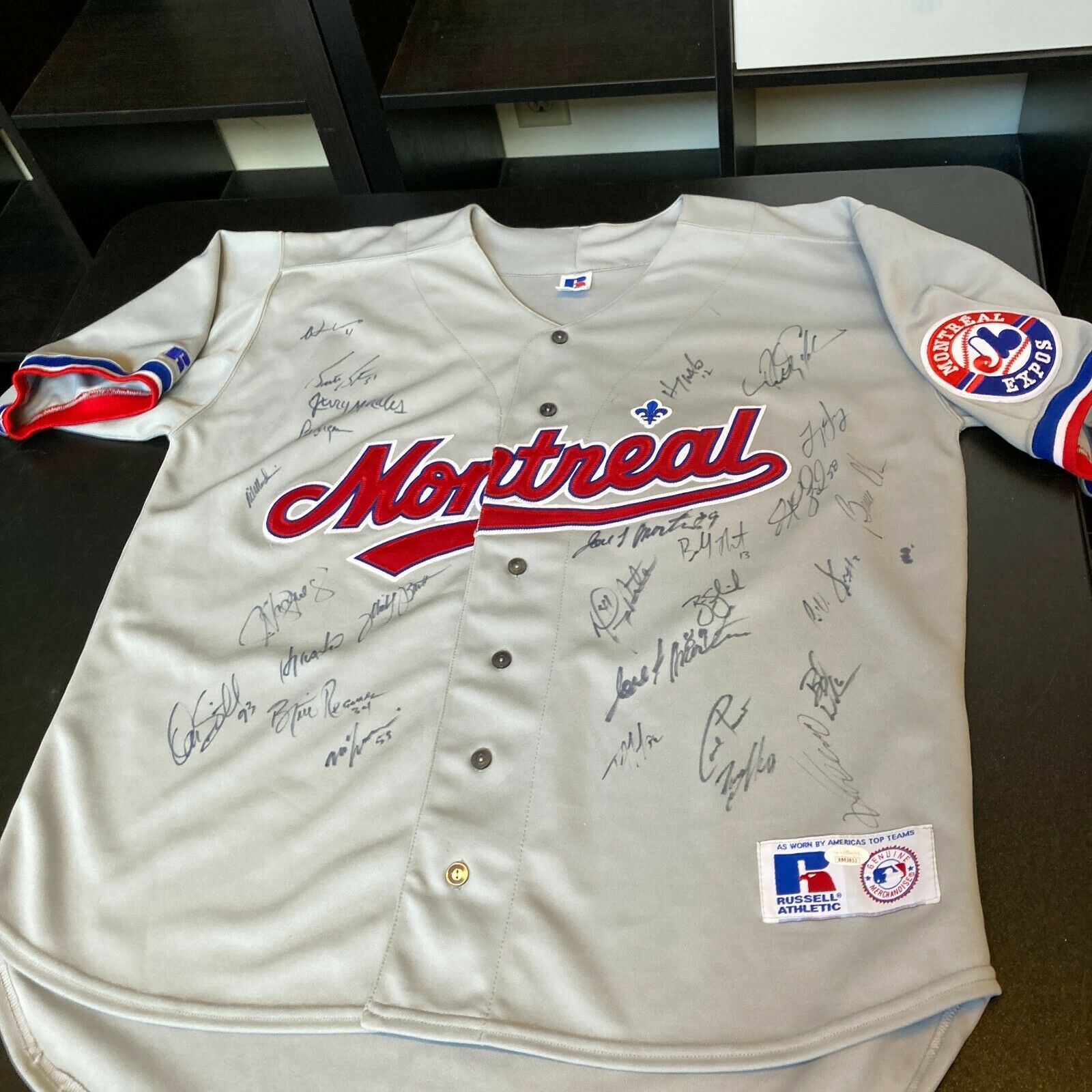 2002 Montreal Expos Team Signed Authentic Game Jersey Vladimir Guerrer —  Showpieces Sports