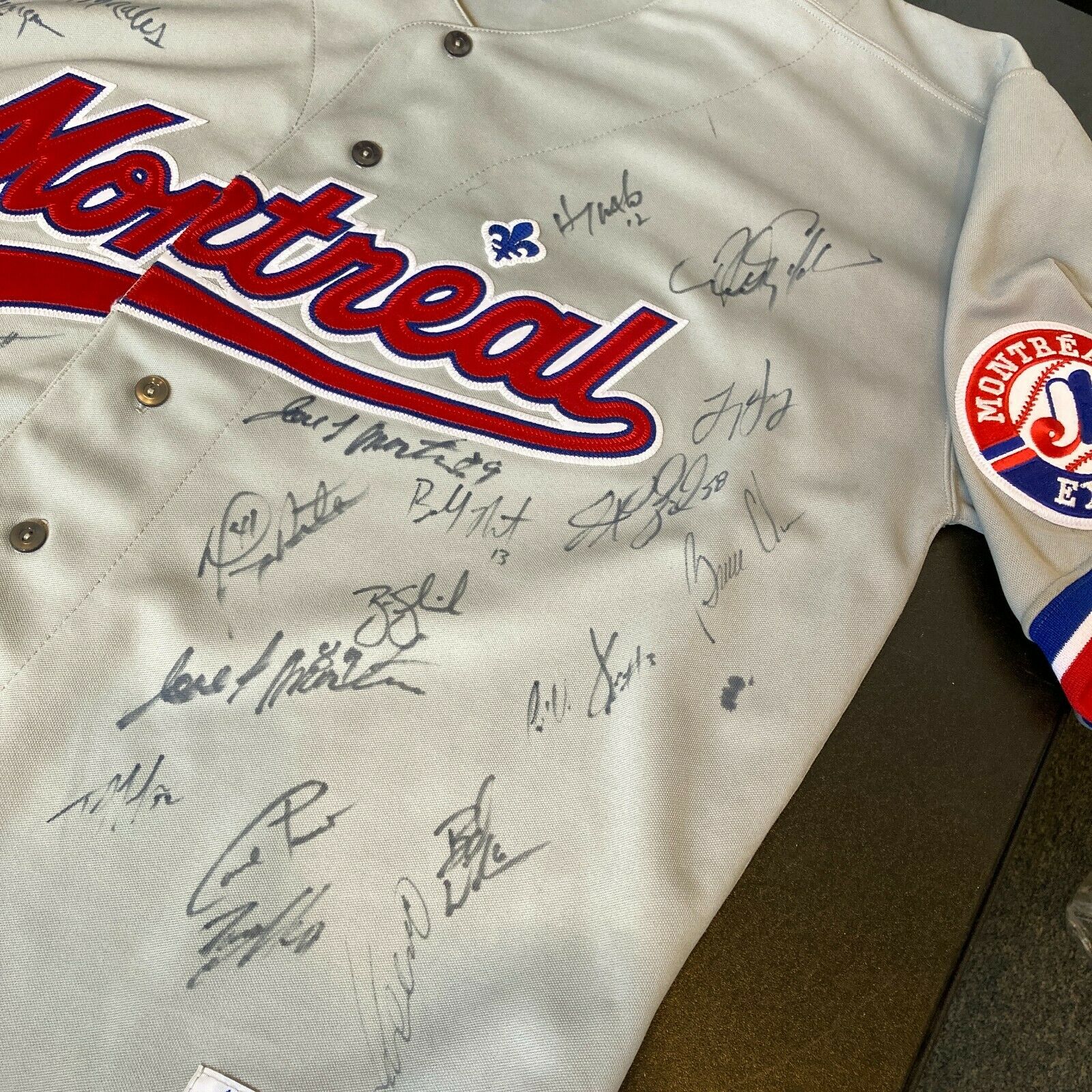 2002 Montreal Expos Team Signed Authentic Game Jersey Vladimir Guerrer —  Showpieces Sports