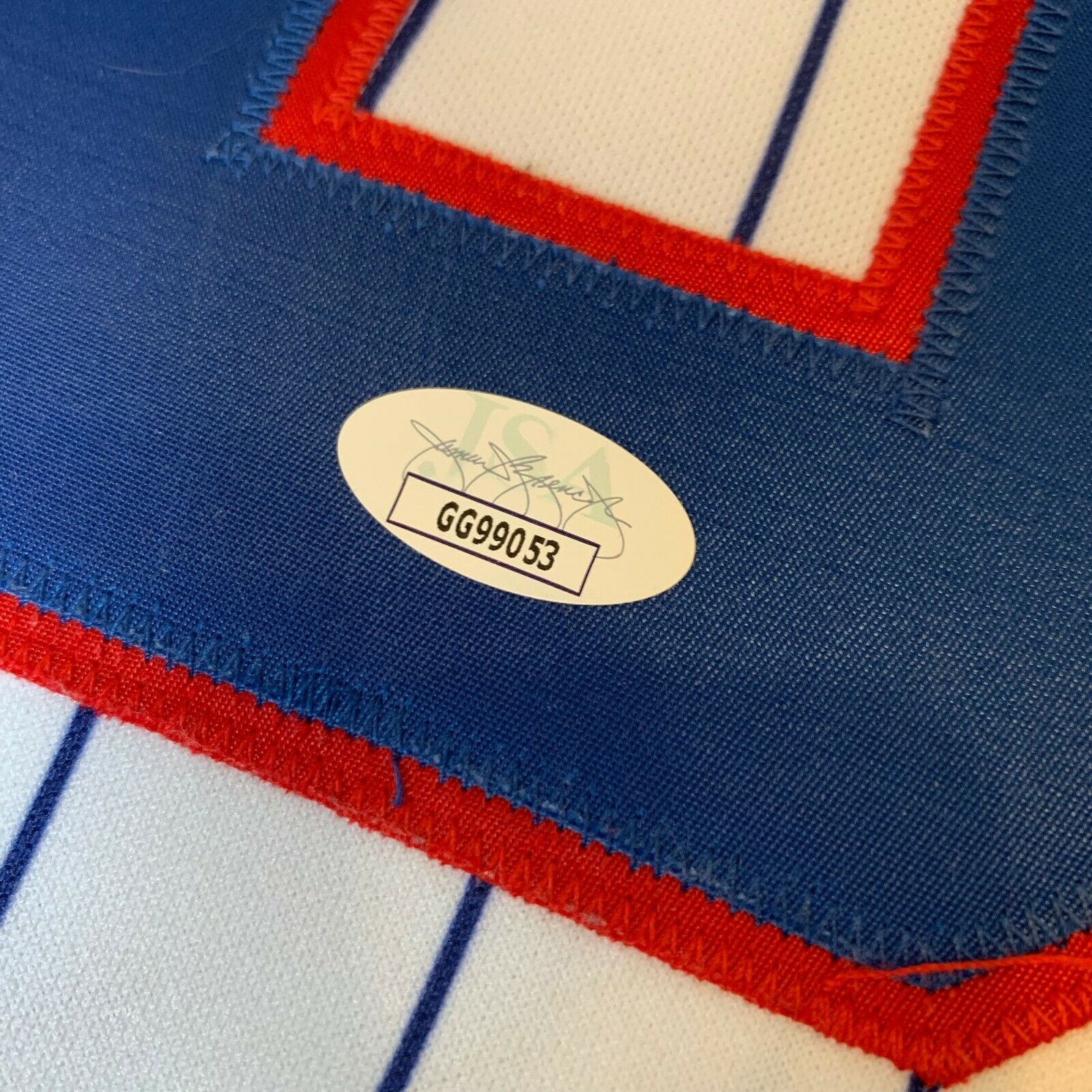 Larry Walker autographed Jersey (Montreal Expos) with stitched