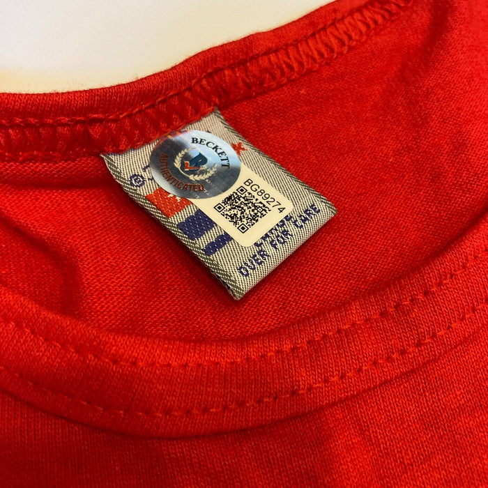 B.J. Armstrong Signed Chicago Bulls Back To Back Champs T-shirt Beckett