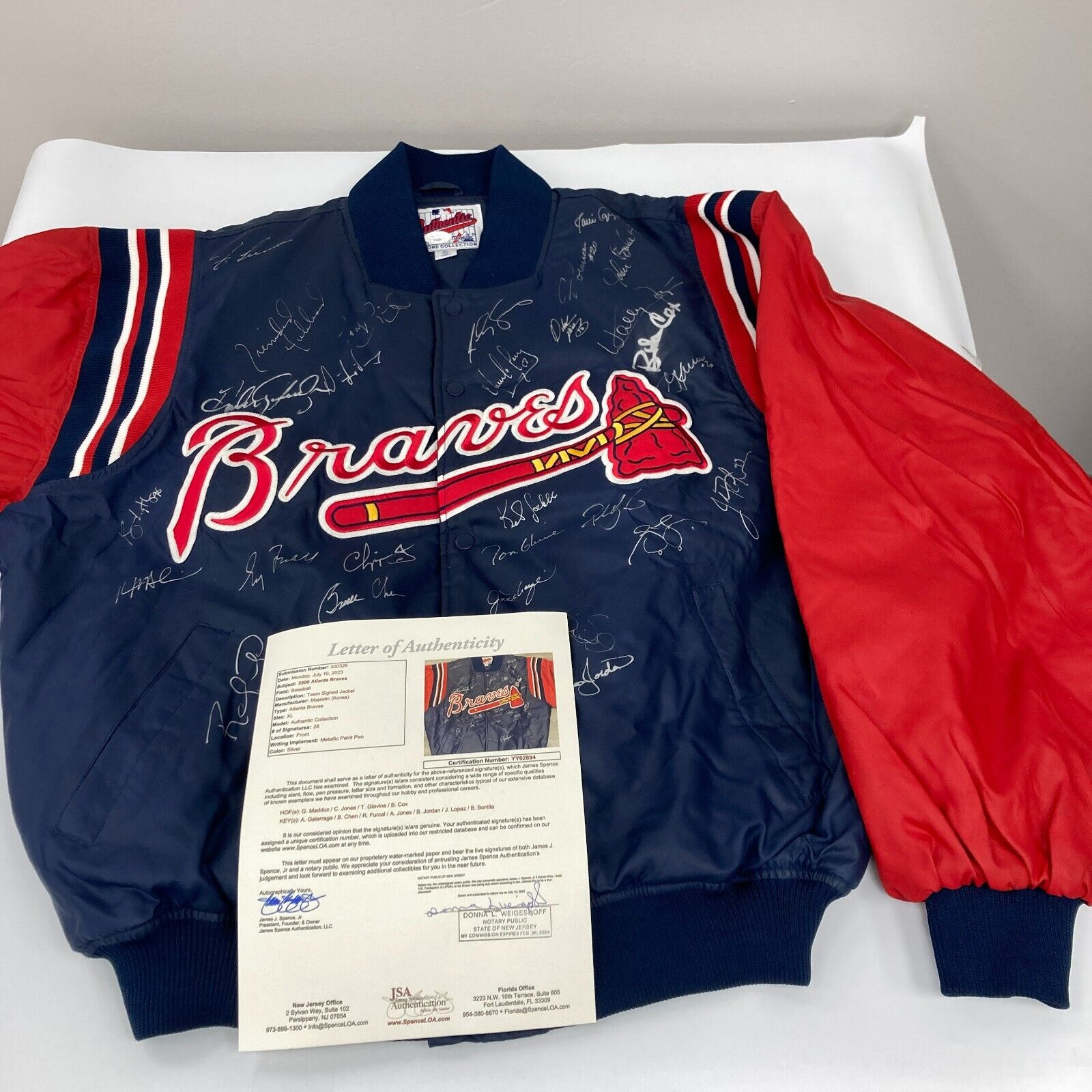 2000 Atlanta Braves Team Signed Jacket Greg Maddux Chipper Jones Glavi —  Showpieces Sports