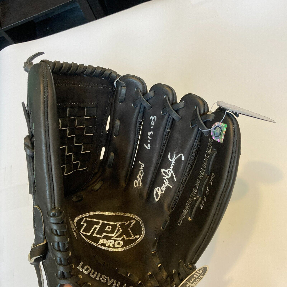 Roger Clemens 300th Win Signed Inscribed Game Model Baseball Glove MLB ...
