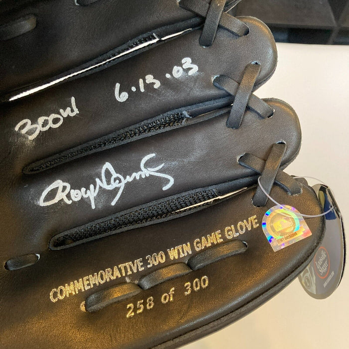 Roger Clemens 300th Win Signed Inscribed Game Model Baseball Glove MLB Authentic