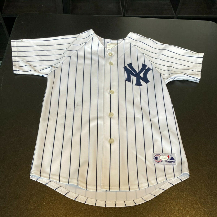 Derek Jeter Signed New York Yankees Jersey Size Small With JSA COA