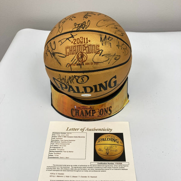 2010-11 Dallas Mavericks NBA Champs Team Signed Basketball JSA COA