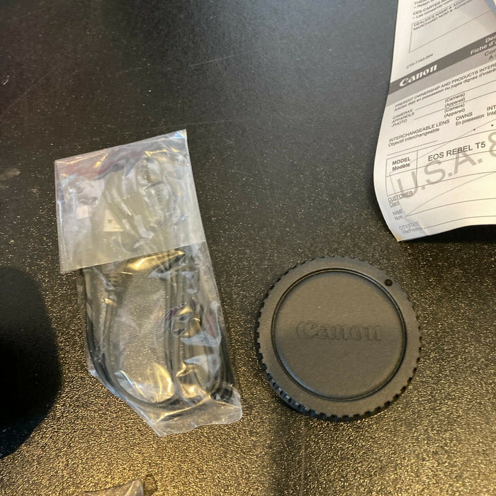 Canon EOS REBEL T5 18.0MP w/18-55 IS II Lens Camera Only Used Once