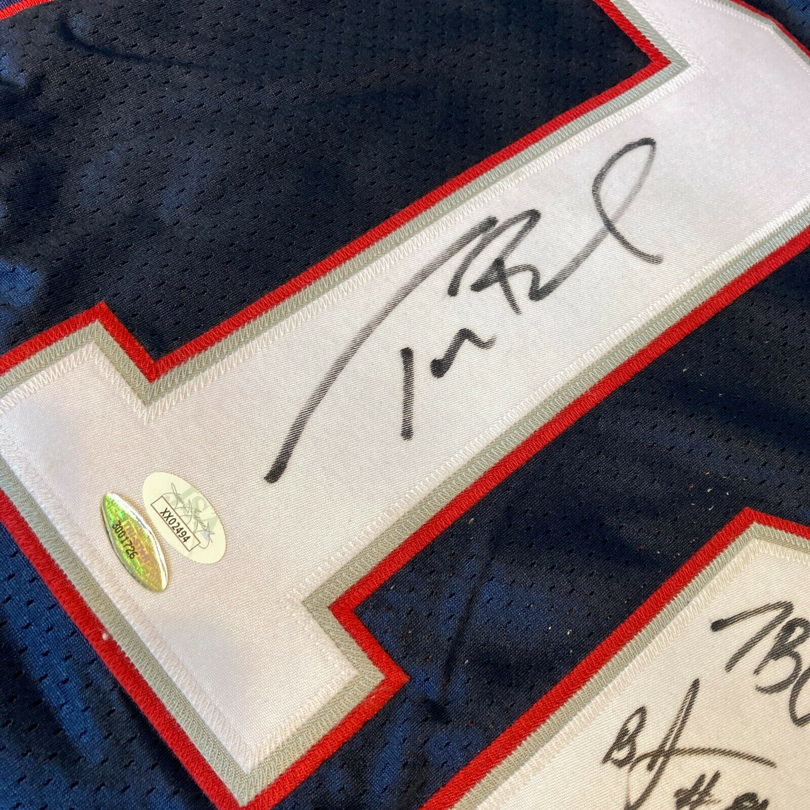 Tom Brady 2003 New England Patriots Super Bowl Champs Team Signed Jersey  JSA COA