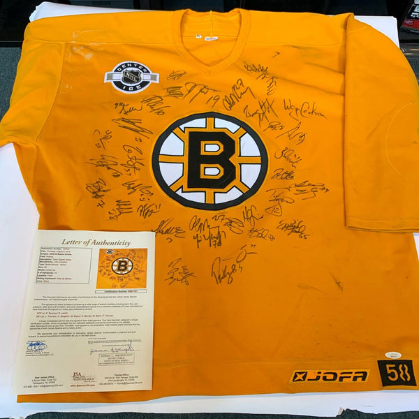 Rare 2005-06 Boston Bruins Team Signed Authentic Jersey 33 Sigs With JSA COA