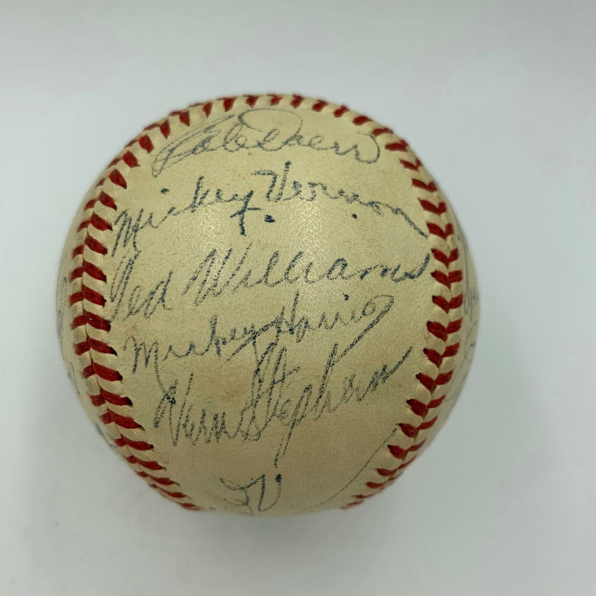 Lot Detail - 1946 BOSTON RED SOX A.L. CHAMPIONS TEAM SIGNED BASEBALL WITH  TED WILLIAMS ON SWEET SPOT (PSA/DNA NM-MT 8 AUTO.)